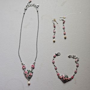 Necklace set